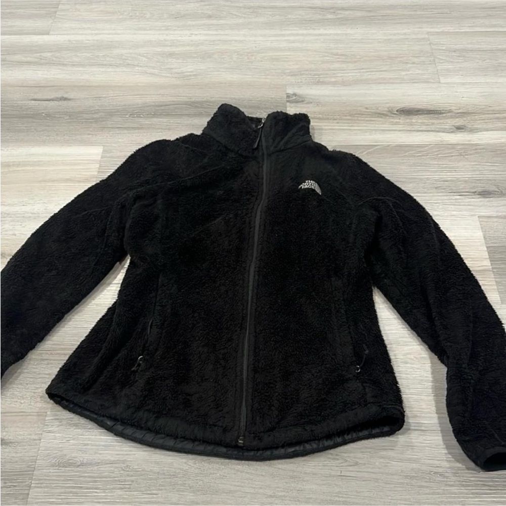 The North Face Black Fleece Jacket for Warmth and Comfort
